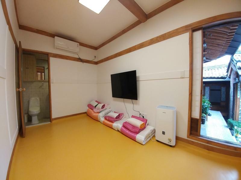 Bukchon Hyosunjae Guesthouse Seoul Bagian luar foto