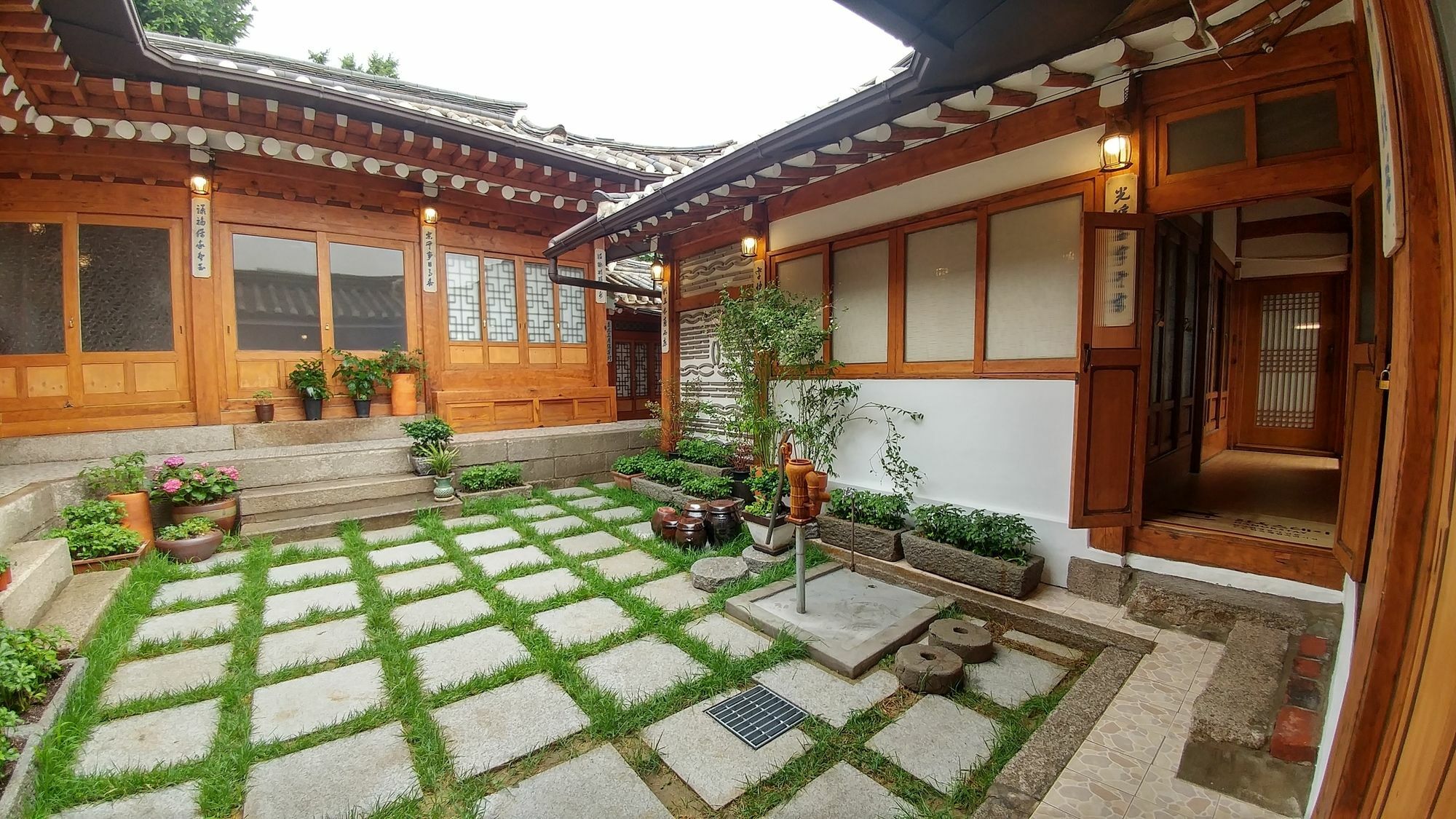 Bukchon Hyosunjae Guesthouse Seoul Bagian luar foto