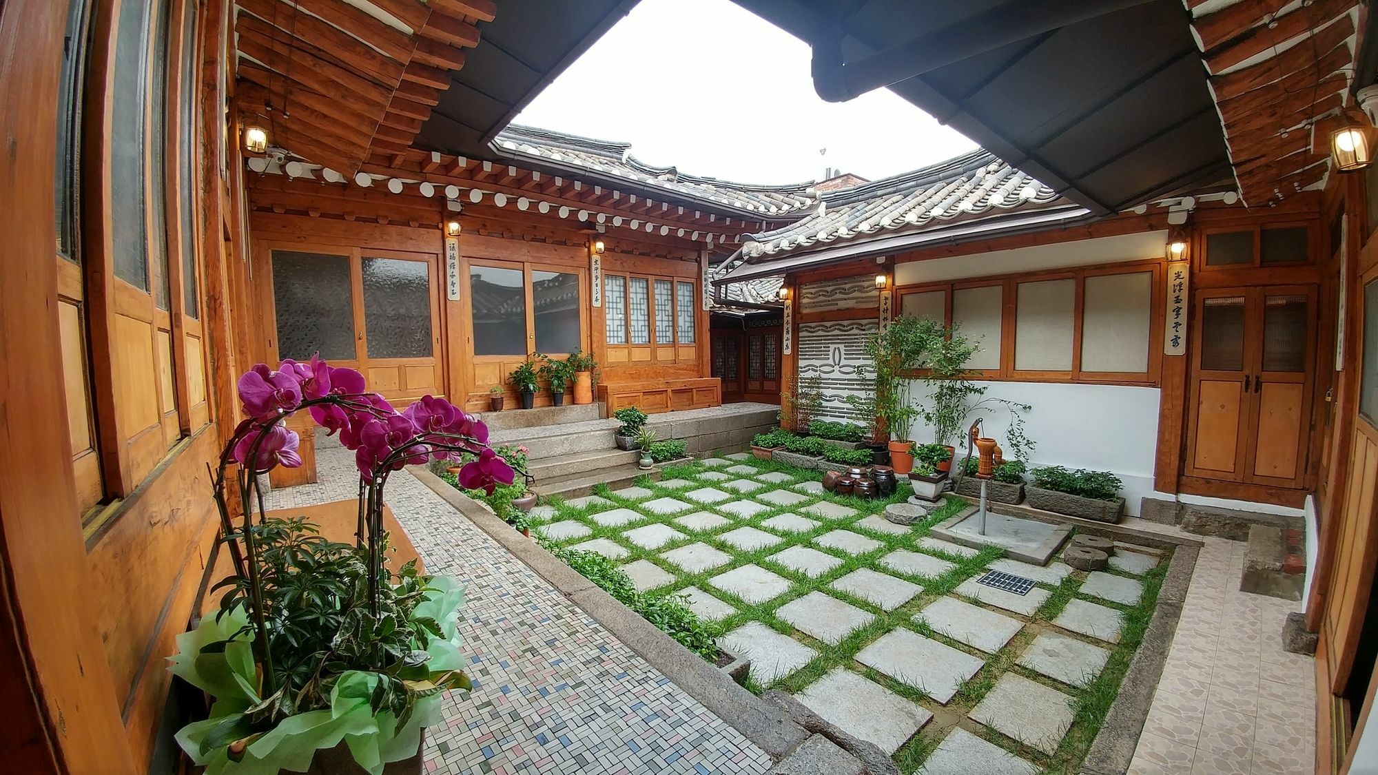 Bukchon Hyosunjae Guesthouse Seoul Bagian luar foto